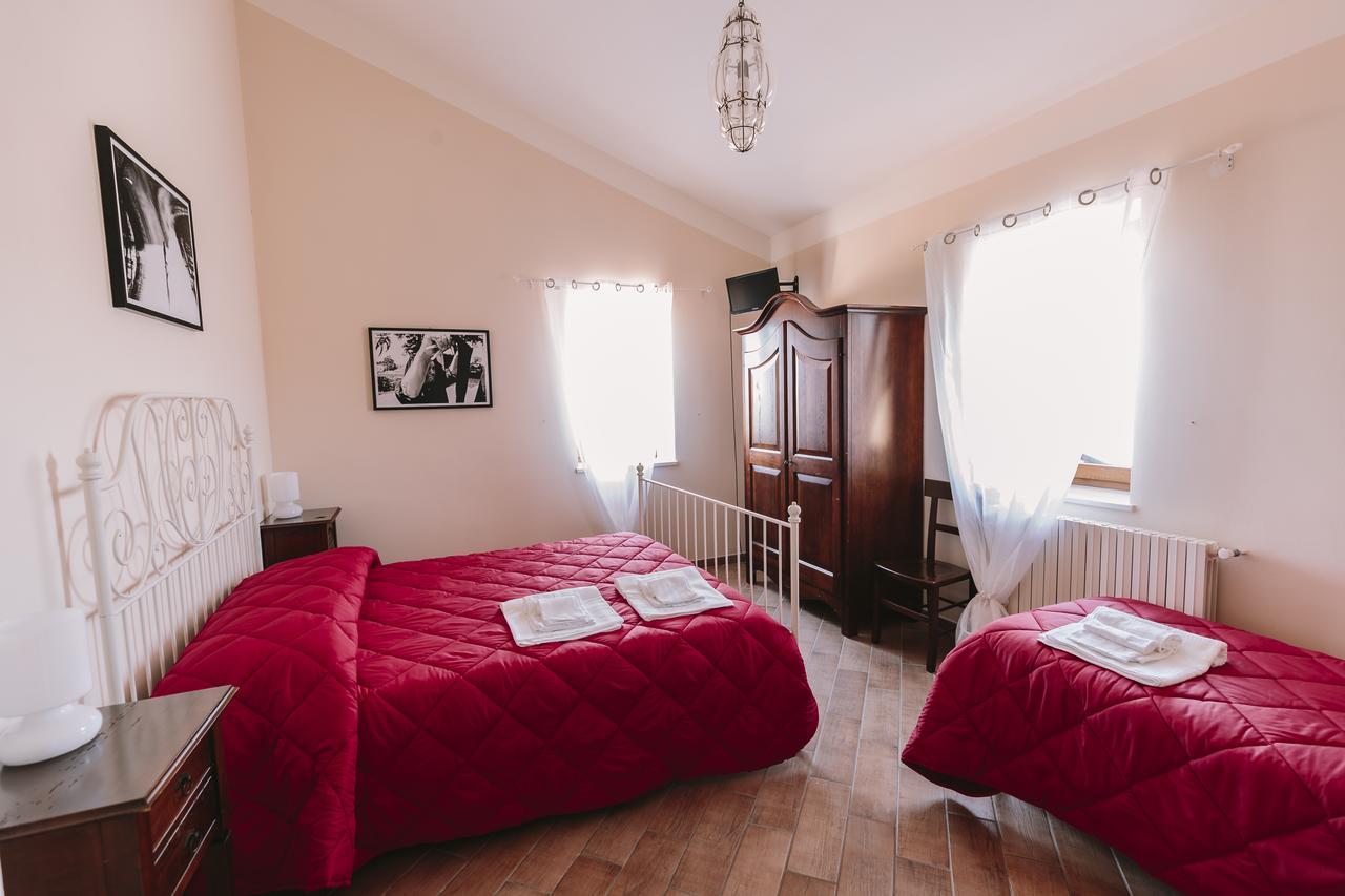 Agriturismo Il Riccio Монтикио Екстериор снимка